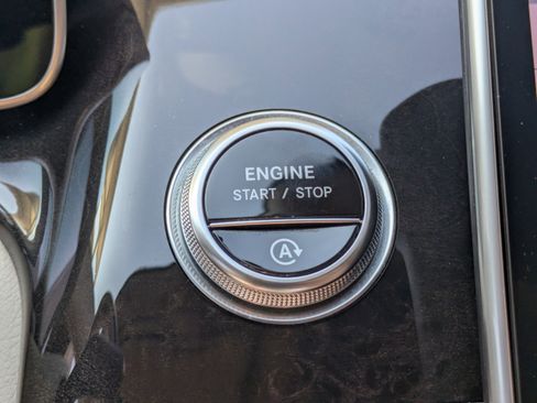 Certified 2023 Mercedes-Benz S 500 4MATIC image 30