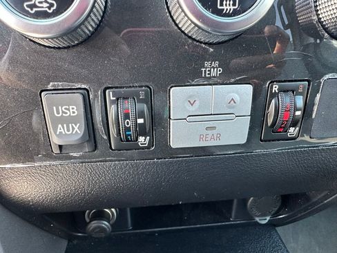 Used 2012 Toyota Sequoia Platinum image 29