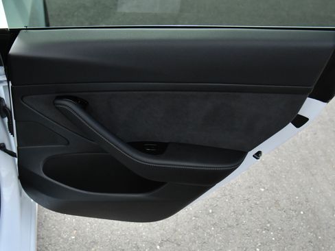 Used 2020 Tesla Model 3 Standard Range RWD image 36