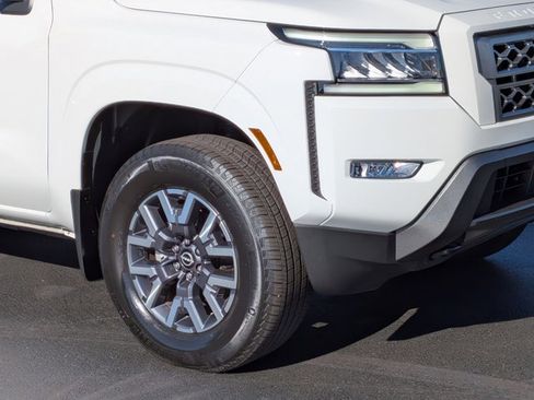 Certified 2024 Nissan Frontier SL w/ Technology Package image 9