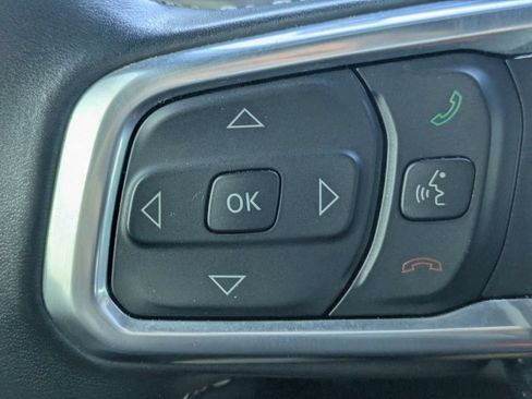 Used 2022 Jeep Wrangler Unlimited Sahara AWD/4WD image 25