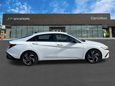 New 2025 Hyundai Elantra Sport image 4