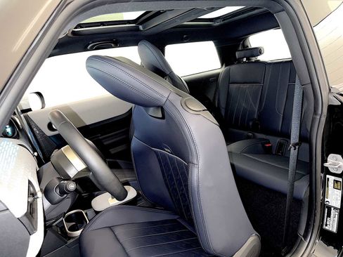 Certified 2025 MINI Cooper S image 20