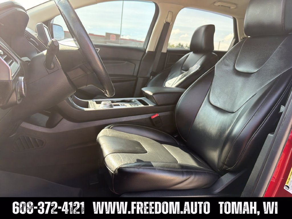Used 2022 Ford Edge Titanium AWD/4WD image 25