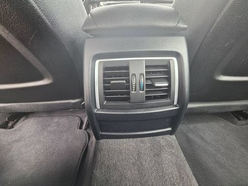 Used 2017 BMW 320i xDrive Sedan AWD/4WD image 7