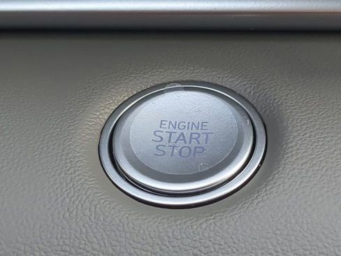 Certified 2025 Hyundai Elantra Sport image 24