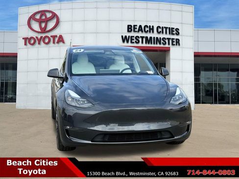 Used 2024 Tesla Model Y Performance AWD/4WD image 3