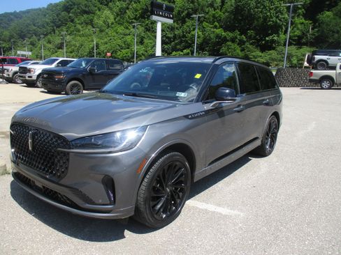 Used 2025 Lincoln Aviator Reserve w/ Equipment Group 201A AWD/4WD image 8