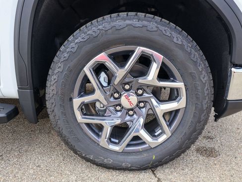 New 2026 GMC Sierra 1500 SLT image 30