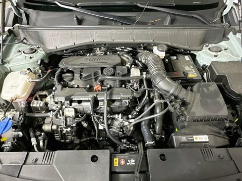 Used 2026 Hyundai Kona Limited FWD image 9