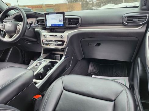 Used 2024 Ford Explorer XLT w/ Equipment Group 202A image 14