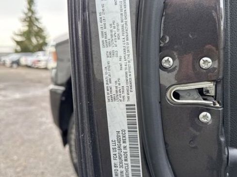 Used 2024 RAM 2500 Laramie w/ Safety Group image 23