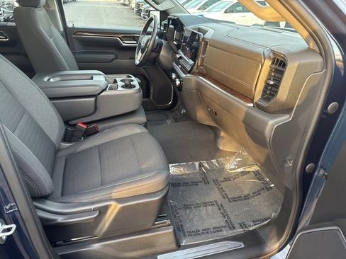 Used 2022 GMC Sierra 1500 SLE image 12