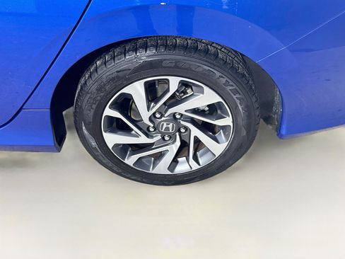 Used 2018 Honda Civic EX image 36