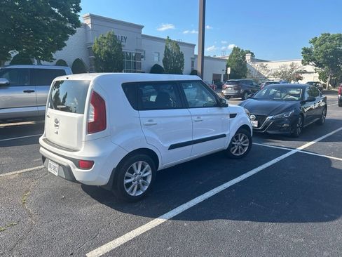 Used 2013 Kia Soul + w/ Audio Pkg FWD image 4