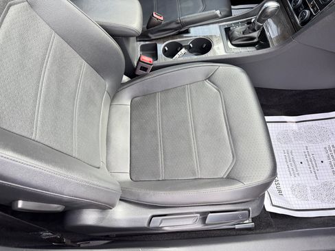 Used 2018 Volkswagen Passat 2.0T SE image 41