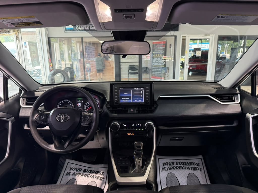 Used 2022 Toyota RAV4 LE AWD/4WD image 21