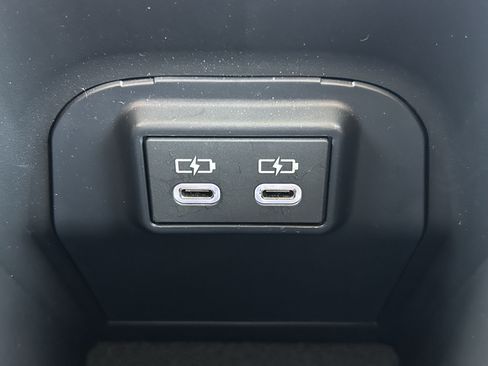 Certified 2025 Toyota RAV4 XLE FWD image 33