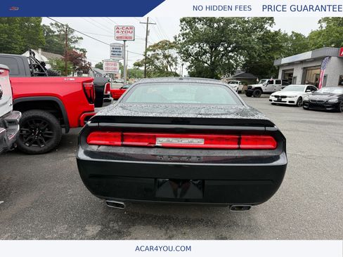 Used 2014 Dodge Challenger R/T RWD image 8