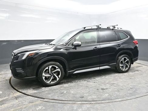 Used 2022 Subaru Forester Touring image 3