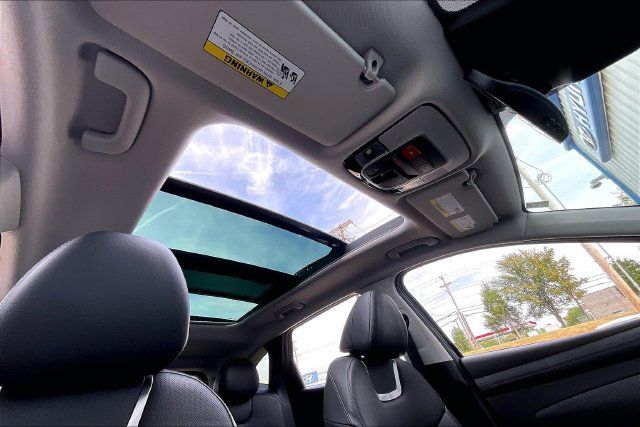 Certified 2025 Hyundai Tucson Limited AWD/4WD image 24