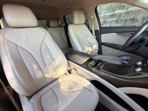 Used 2019 Lincoln Nautilus Select FWD image 24