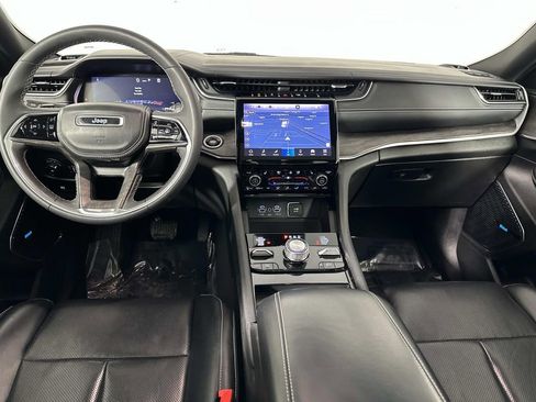 Used 2023 Jeep Grand Cherokee Overland w/ Luxury Tech Group IV image 10