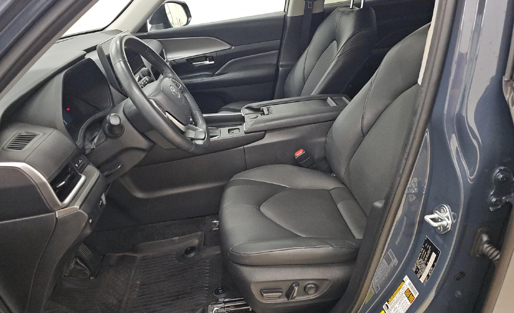 Used 2024 Toyota Grand Highlander AWD Hybrid image 7