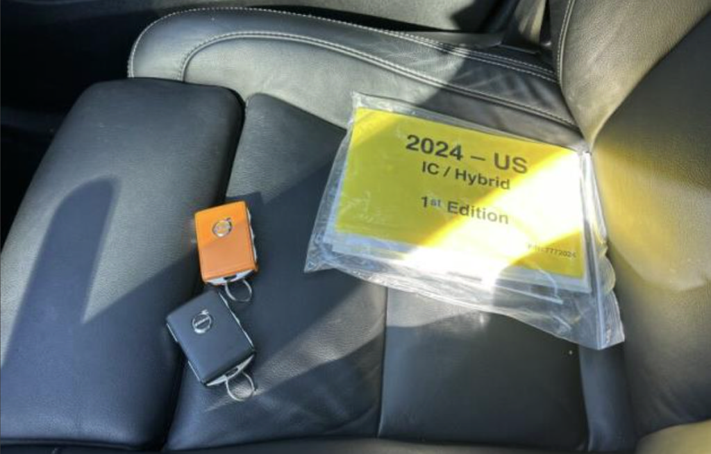 Used 2024 Volvo XC40 B5 Plus w/ Climate Package AWD/4WD image 9