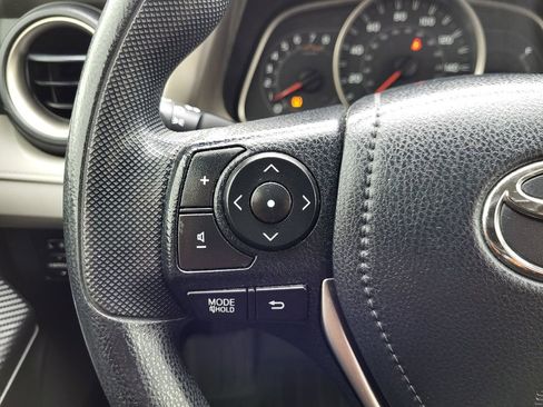 Used 2015 Toyota RAV4 LE image 34