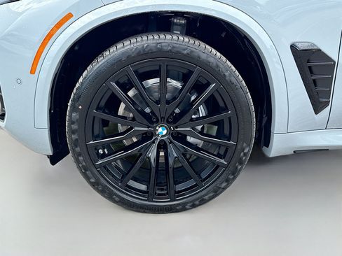 New 2026 BMW X5 xDrive40i w/ M Sport Package AWD/4WD image 43
