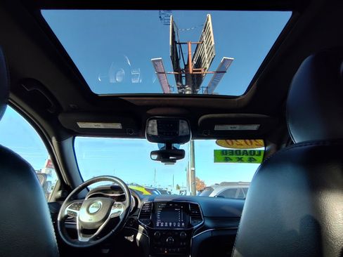 Used 2020 Jeep Grand Cherokee Limited image 38