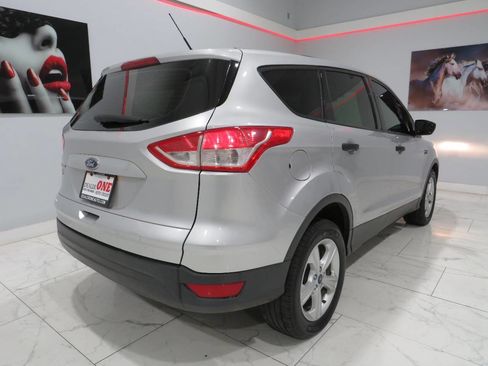 Used 2016 Ford Escape S image 3