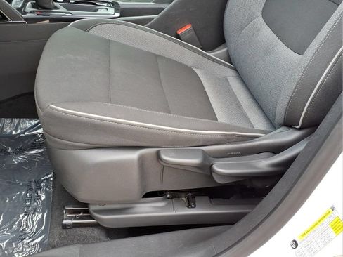 Used 2025 Chevrolet TrailBlazer LT AWD/4WD image 21