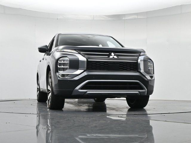Used 2025 Mitsubishi Outlander SE FWD image 37