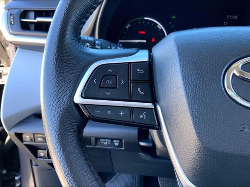 Used 2025 Toyota Sienna XLE image 22