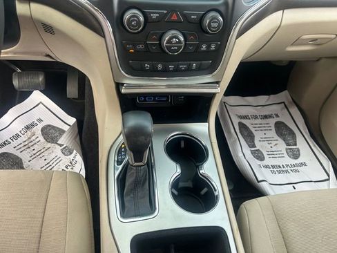 Used 2017 Jeep Grand Cherokee Laredo w/ Quick Order Package 2BE image 15