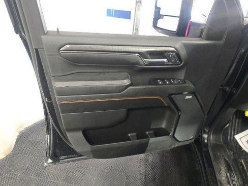 Used 2024 GMC Sierra 2500 AT4 w/ AT4 Premium Plus Package AWD/4WD image 13