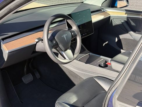 Used 2023 Tesla Model Y Long Range AWD/4WD image 2
