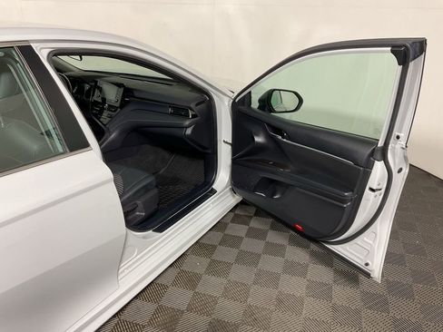 Used 2022 Toyota Camry SE FWD image 35