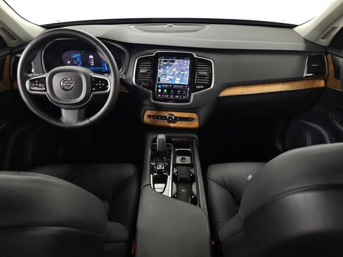 Used 2023 Volvo XC90 B6 Plus w/ Protection Package Premier AWD/4WD image 11