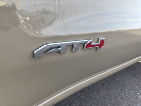 Used 2022 GMC Sierra 1500 AT4 w/ AT4 Preferred Package image 10