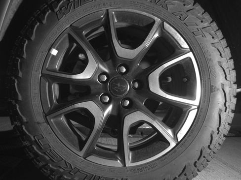 Used 2025 Jeep Compass Trailhawk AWD/4WD image 14