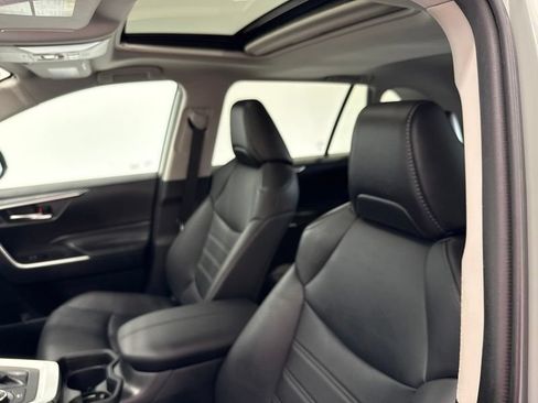 Used 2021 Toyota RAV4 XLE Premium AWD/4WD image 20