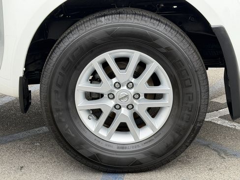 Used 2018 Nissan Frontier SV w/ Value Truck Package RWD image 10