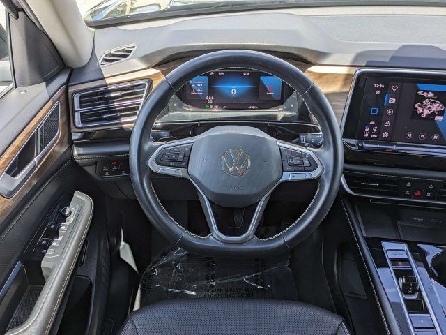 Used 2024 Volkswagen Atlas SE FWD image 17