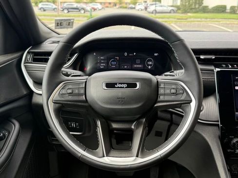 New 2025 Jeep Grand Cherokee Altitude AWD/4WD image 41