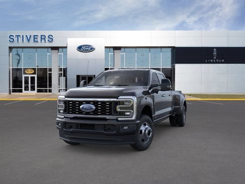 New 2026 Ford F350 4x4 Crew Cab DRW Super Duty image 3