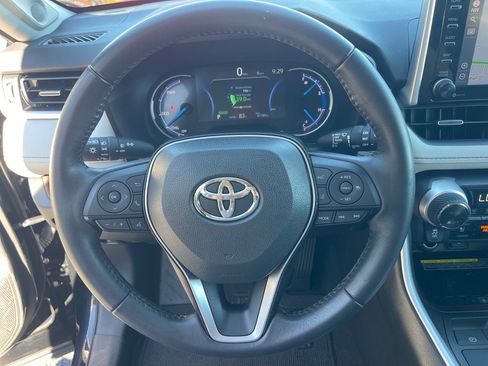 Used 2020 Toyota RAV4 Limited image 7