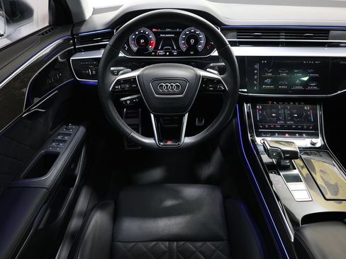 Used 2023 Audi S8 w/ S8 Comfort Plus Package AWD/4WD image 16